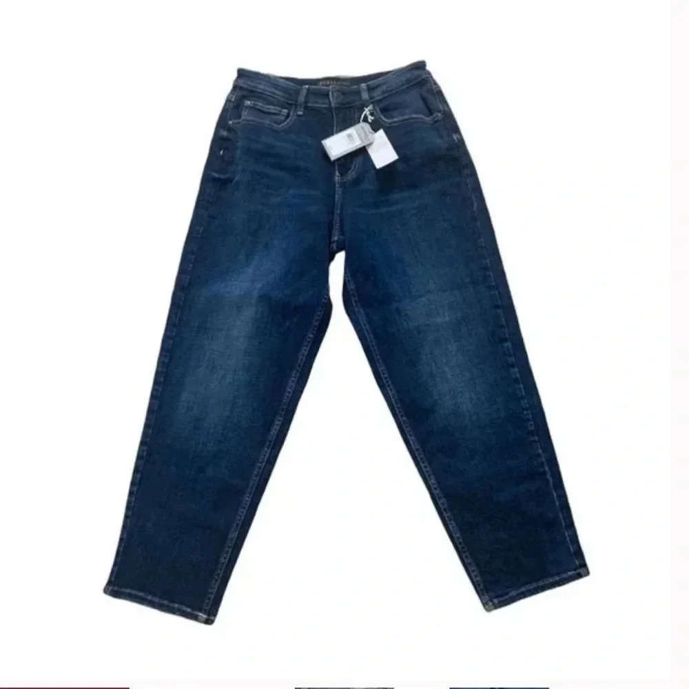 . Guess Jeans Jacqueline Relaxed Fit Cropped Mid Rise Medium Wash